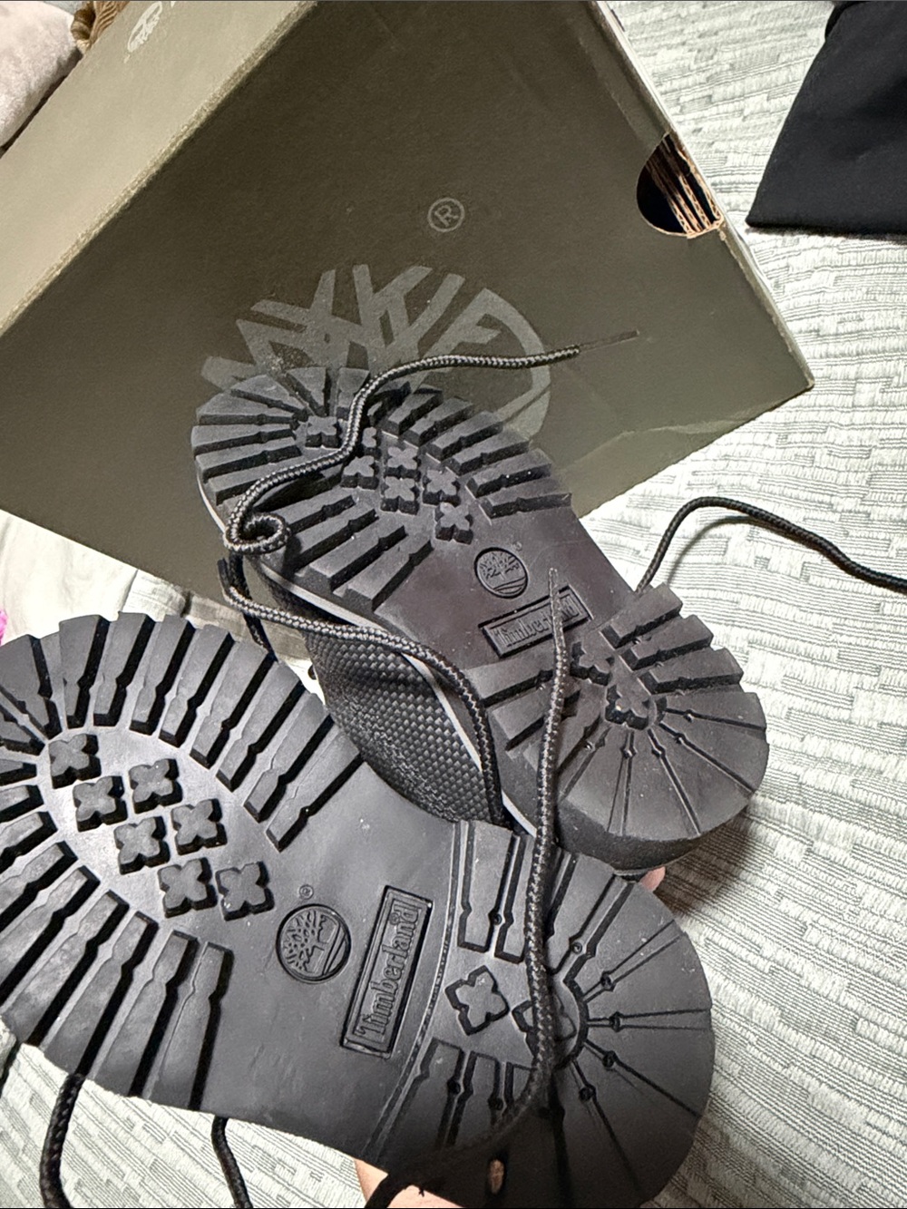 Timberland Kids Black Lace-Up Textured Boots - Picture 2 of 3